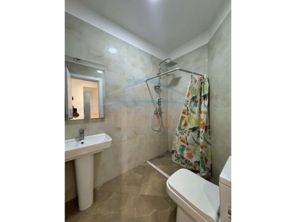 Tirane, jepet me qera apartament 1+1 Kati 1, 57 m² 500 € (Komuna e Parisit)