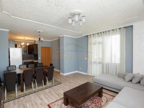 Tirane, jepet me qera apartament 3+1+Ballkon Kati 11, 147 m² 800 € (Ekspozita)