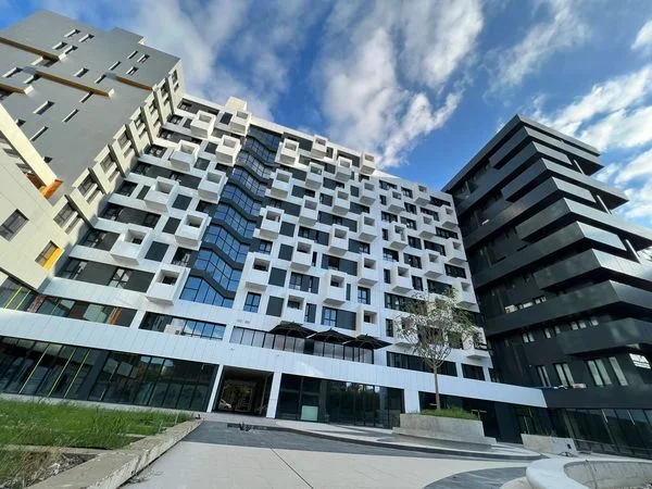 Tirane, shitet garsonier , 44 m² (Square 21)