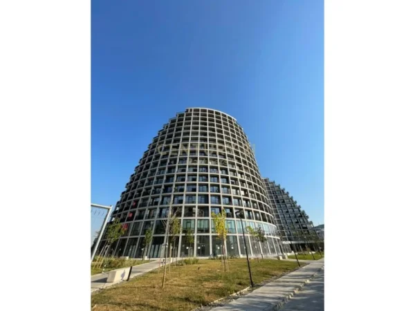 Tirane, jap me qera ambjent biznesi , 64 m² 1.250 € (Liqeni i Tiranës)