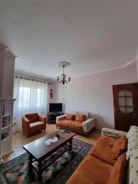 Tirane, jepet me qera apartament 2+1 Kati 8, 100 m² 600 € (Rruga e Dibres)