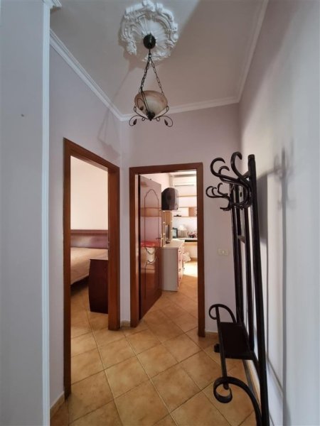 Tirane, jepet me qera apartament 2+1 Kati 8, 100 m² 600 € (Rruga e Dibres)