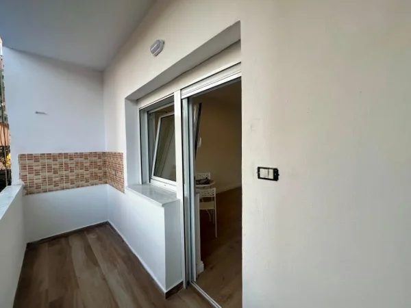 Tirane, jepet me qera zyre Kati 3, 110 m² 900 € (rruga sami frasheri)
