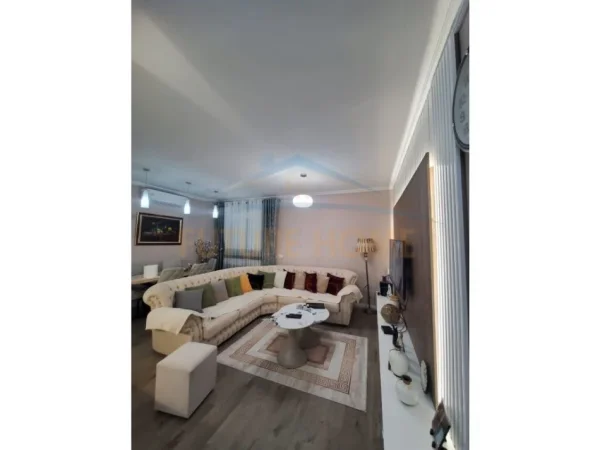 Tirane, shes apartament 1+1 Kati 2, 77 m² 112.000 € (Rr Muhamed Deliu)