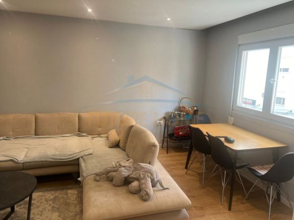 Tirane, shitet apartament 1+1 Kati 3, 63 m² 125.000 € (Bulevardi Bajram Curri)