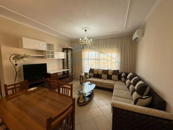 Tirane, shitet apartament 1+1 Kati 8, 56 m² 88.000 € (Unaza e Re)