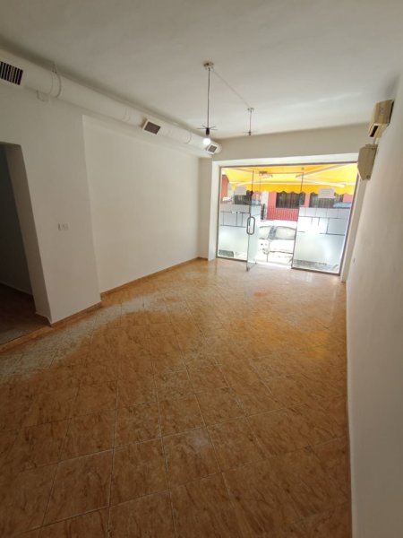 Tirane, jepet me qera dyqan Kati 0, 50 m² 500 € (TREGU ELEKTRIK)