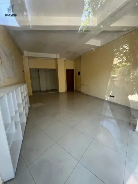 Tirane, jepet me qera ambjent biznesi Kati 0, 50 m² 600 € (Hoxha Tahsim)