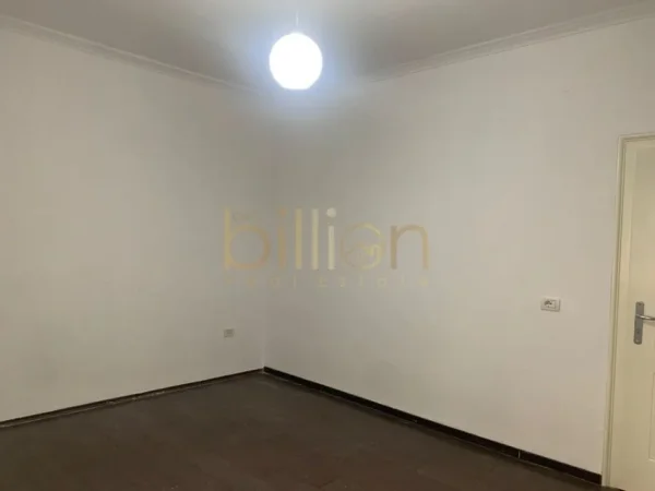Tirane, jepet me qera ambjent biznesi Kati 2, 140 m² 1.300 € (Blloku, Tirana, Albania)