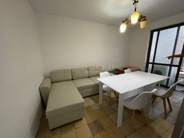 Tirane, jepet me qera apartament 1+1 Kati 5, 47 m² 370 € (TEK MINISTRIA E JASHTME !)