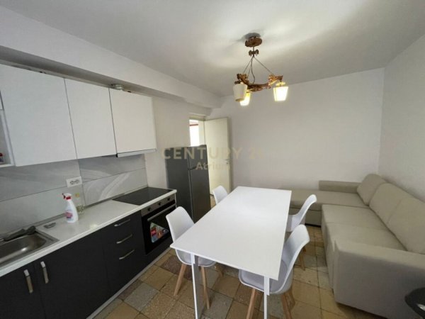 Tirane, jepet me qera apartament 1+1 Kati 5, 47 m² 370 € (TEK MINISTRIA E JASHTME !)