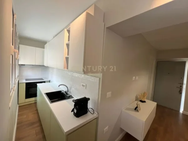 Tirane, jepet me qera apartament 1+1 Kati 3, 50 m² 450 € (Rruga Bardhyl)