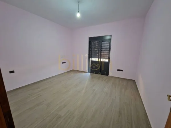 shitet Vile 2 Katshe Kati 2, 315 m² 280.000 € (Yrshek, Tirana, Albania)