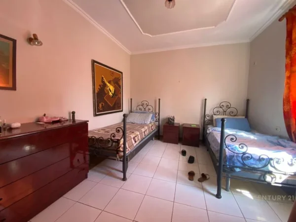 Tirane, jepet me qera apartament 1+1 Kati 3, 58 m² 450 € (Rruga Dibres)