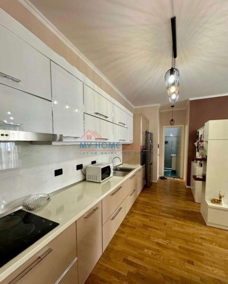 Tirane, shitet apartament 1+1+Ballkon Kati 2, 70 m² 140.000 € 