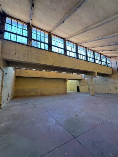 Tirane, jepet me qera ambjent biznesi Kati 0, 404 m² 1.280 € (Kombinat)