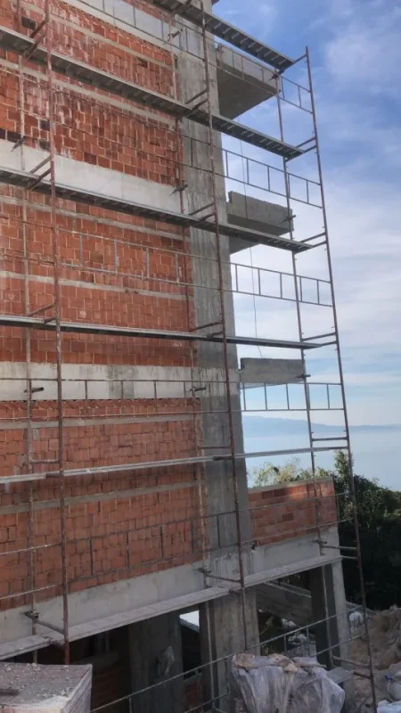 Sarande, Shitet biznesi skela ndertimi 55.000 € (Rr.Skenderbeu 88)