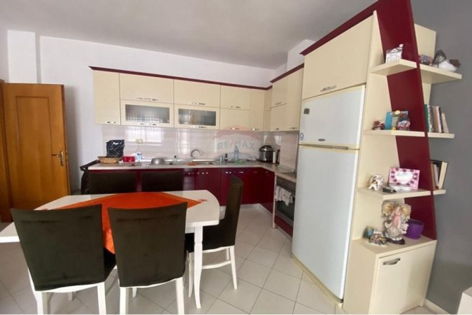 Tirane, jepet me qera apartament 2+1 , 80 m² 350 € (Apartament 2+1 per qira afer Ardenos)