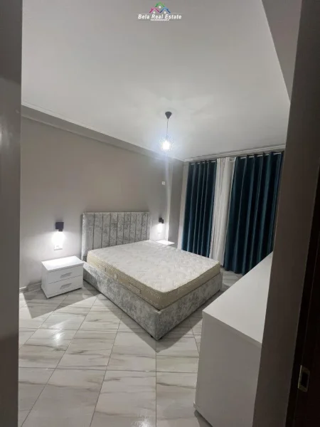 Tirane, jepet me qera apartament 2+1 Kati 8, 80 m² 400 € (kamez)