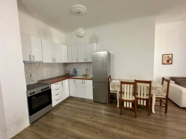 Tirane, jepet me qera apartament 2+1 Kati 4, 90 m² 800 € (kika 2, komuna e parisit)