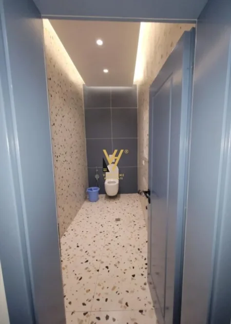 Tirane, shitet dyqan Kati 0, 91 m² 165.000 € (RRUGA E ELBASANIT)