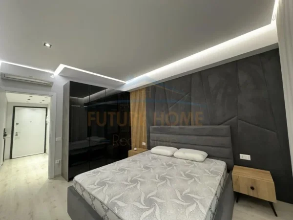 Tirane, jepet me qera apartament 1+1 Kati 11, 76 m² 700 € (Square21)