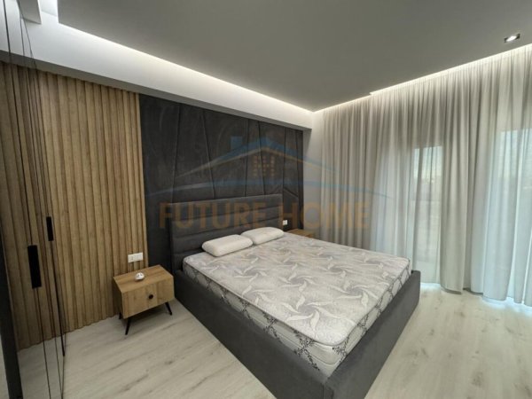 Tirane, jepet me qera apartament 1+1 Kati 11, 76 m² 700 € (Square21)