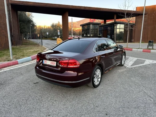 Tirane, shes makine Volkswagen PASSAT PREMIUM LINE 2.0 DIESEL Nafte, vishnje automatik Klima