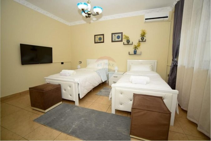 Tirane, jepet me qera 2+1 Kati 2, 100 m² 600 € (APARTAMENT 2+1+PARKIM ME QIRA NE QENDER)
