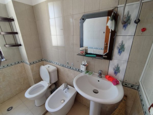 Tirane, jepet me qera apartament 1+1 Kati 7, 70 m² 400 € (Rruga Gjon Buzuku, mbrapa Viles Gold)