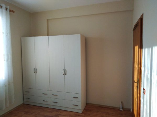 Tirane, jepet me qera apartament 1+1 Kati 7, 70 m² 400 € (Rruga Gjon Buzuku, mbrapa Viles Gold)