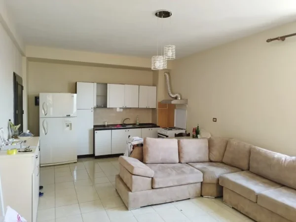 Tirane, jepet me qera apartament 1+1 Kati 7, 70 m² 400 € (Rruga Gjon Buzuku, mbrapa Viles Gold)