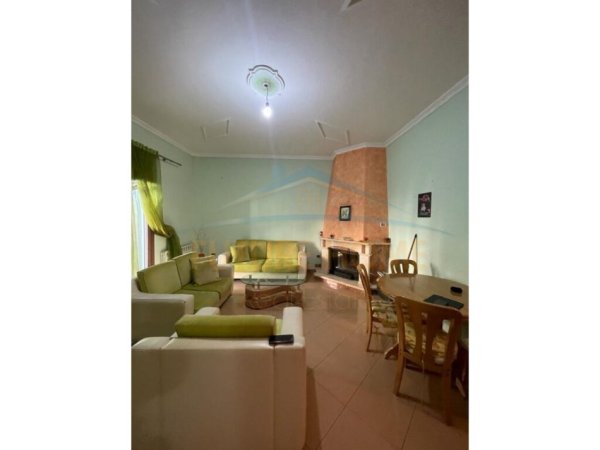 Tirane, jepet me qera apartament 2+1+Ballkon Kati 3, 169 m² 350 € (Rruga Muhamed Deliu)