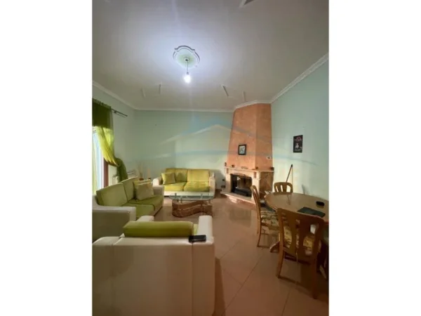Tirane, jepet me qera apartament 2+1+Ballkon Kati 3, 169 m² 350 € (Rruga Muhamed Deliu)