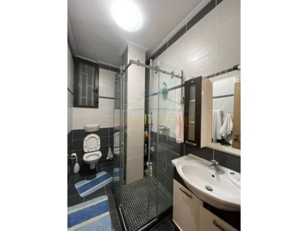 Tirane, shitet apartament 1+1 Kati 9, 74 m² 150.000 € (Rruga Medar Shtylla)