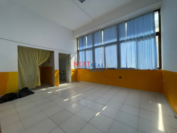 REZERVO PRONEN VETEM ME 500€! Vlore, jepet me qera ambjent biznesi Kati 2, 190 m² 1.000 € (Tek Riviera)