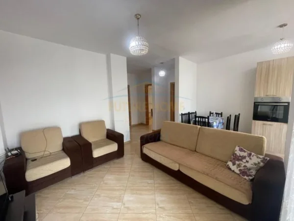 Tirane, jepet me qera 2+1+Ballkon Kati 3, 110 m² 500 € (kopshti zologjik)