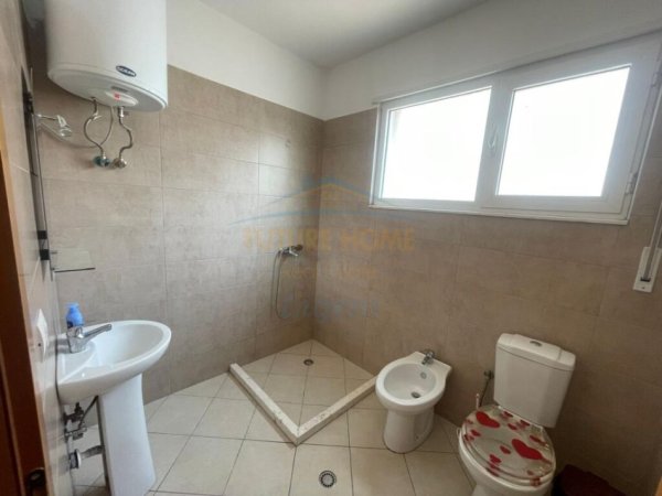 Tirane, jepet me qera 2+1+Ballkon Kati 3, 110 m² 500 € (kopshti zologjik)
