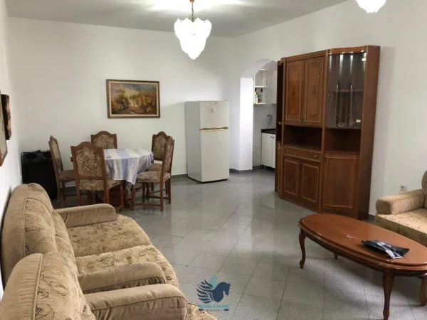 Jepet Me Qera Apartamnt 2+1 Tek Rruga e Durrsit [ID PE0228]