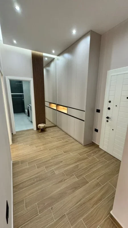 Tirane, jepet me qera apartament 1+1+Ballkon Kati 2, 850 € (Liqeni thate, Hotel Radison)
