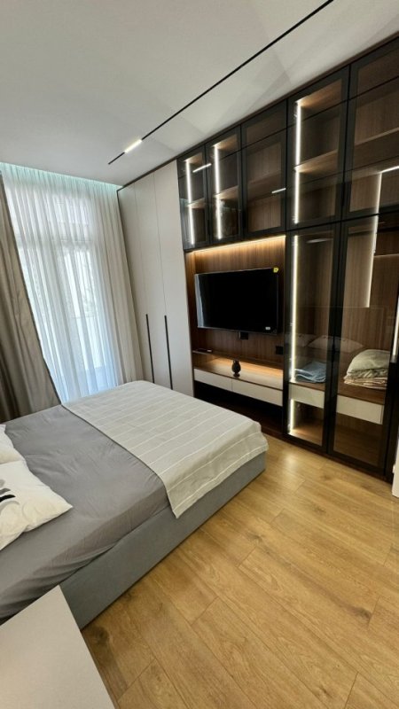 Tirane, jepet me qera apartament 1+1+Ballkon Kati 2, 850 € (Liqeni thate, Hotel Radison)