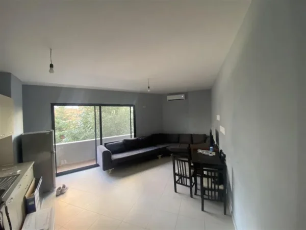 Tirane, jepet me qera apartament 2+1 Kati 2, 115 m² 520 € (Astir)