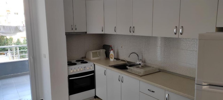 Tirane, jepet me qera apartament 2+1 Kati 2, 110 m² 450 € (Rruga Peti)