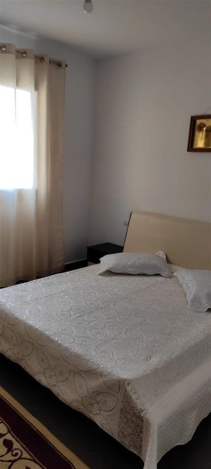 Tirane, jepet me qera apartament 2+1 Kati 2, 110 m² 450 € (Rruga Peti)