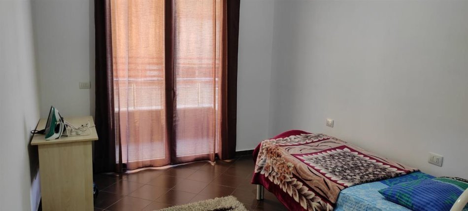 Tirane, jepet me qera apartament 2+1 Kati 2, 110 m² 450 € (Rruga Peti)