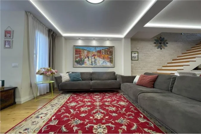 Tirane, shitet apartament duplex 3+1 Kati 3, 150 m² 299.000 € (Dupleks luksoz ne shitje me super pamje prane Liqenit!)