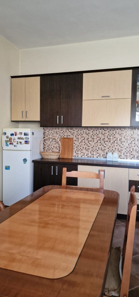 Tirane, jepet me qira apartament 1+1 Kati 2, 74 m² 350 € (Vilat Gjermane, 10 min nga Fakulteti i Ekonomise)