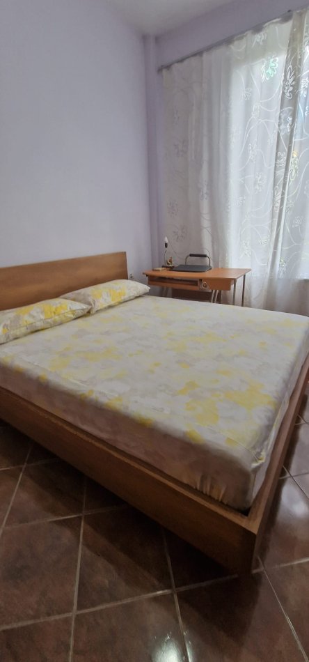 Tirane, jepet me qira apartament 1+1 Kati 2, 74 m² 350 € (Vilat Gjermane, 10 min nga Fakulteti i Ekonomise)
