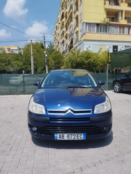 Tirane, shes makine Nafte, blu manuale Kondicioner