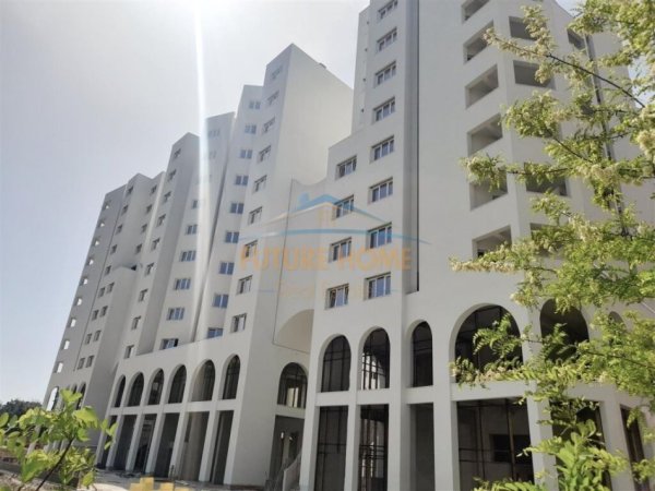 Tirane, jepet me qera apartament 1+1+Ballkon Kati 3, 64 m² 500 € (Prane Kompleksit Riverside Rezidence, Unaza e Re)